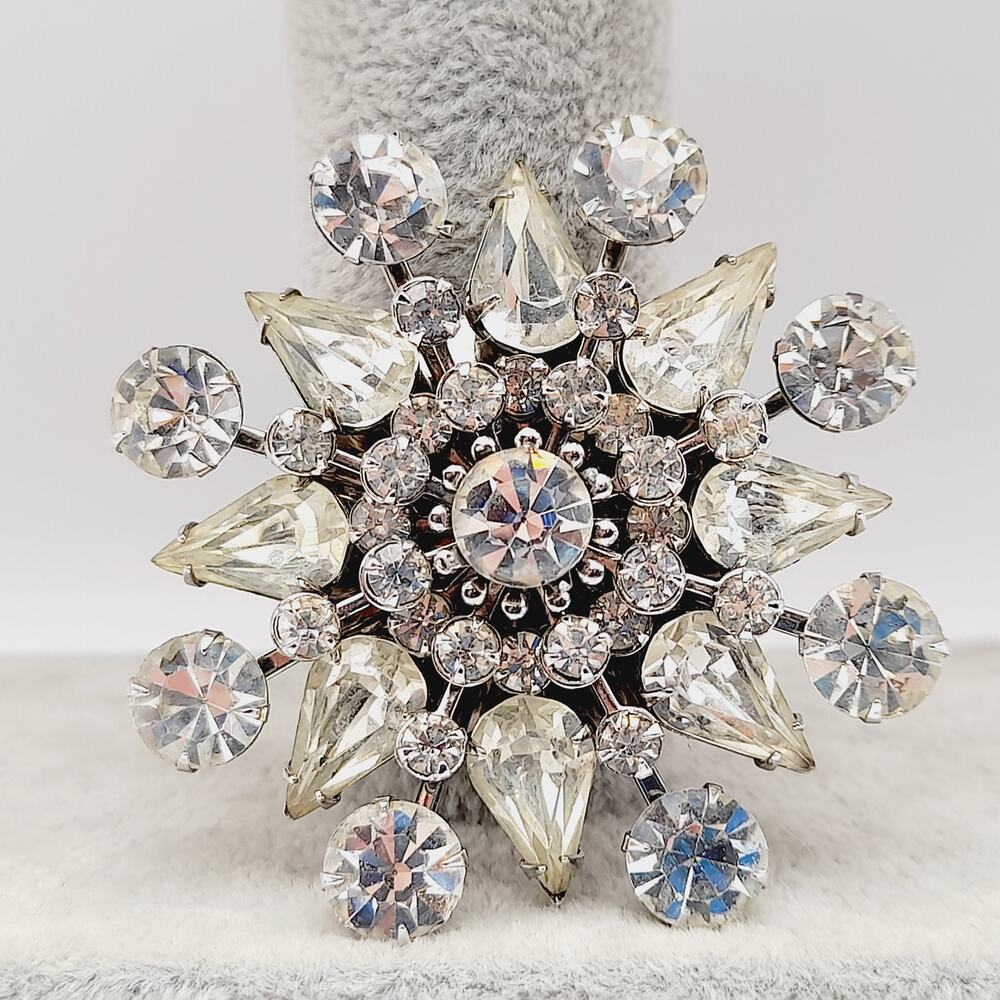 Vintage 1950s Unsigned Wedding Brooch, Riveted Three Dimensional Flower Pin - Picture 10 of 10